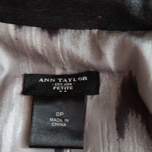 Ann Taylor Petites Classic Gray Lightweight Wool-Blend Blazer ■ Size 0P - Picture 6 of 10